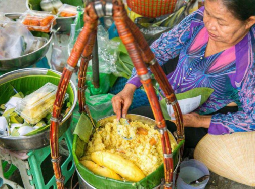 Bạn đã thưởng thức qua những món ăn vặt vỉa hè tại Hà Nội “gây nghiện” này chưa?