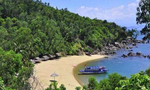 Bãi Cát Vàng Đà Nẵng – Địa điểm cực xinh đẹp không thể bỏ qua 