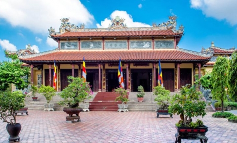 Ghé thăm chùa Từ Đàm Huế | Ngôi cổ tự nổi tiếng ở đất cố đô