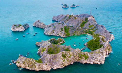 Ghé thăm đảo Long Châu Hải Phòng – Cao nguyên đá giữa vịnh Lan Hạ