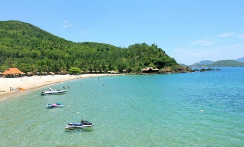 NGẤT NGAY TRƯỚC VẺ ĐẸP TRONG TRẺO CỦA BÃI NHŨ TIÊN NHA TRANG