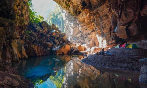 NHỮNG HANG ĐỘNG ĐẸP  Ở  VƯỜN QUỐC GIA PHONG NHA – KẺ BÀNG