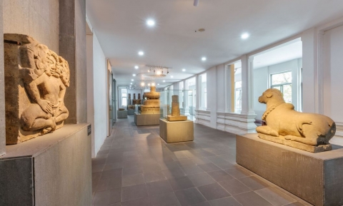 Quay về một thời quá khứ vàng son tại Bảo tàng Điêu khắc Chăm Đà Nẵng 