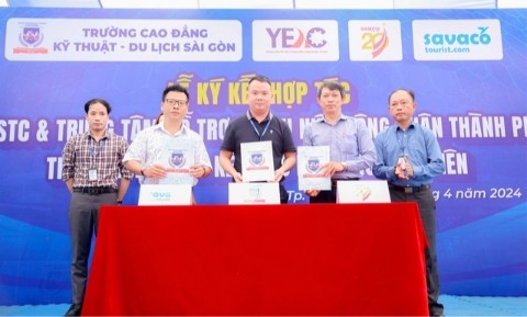 Công ty CP Đầu tư Vận chuyển Du lịch Sao Vàng (Savaco Tourist) cùng STC ký kết thỏa thuận hợp tác để cùng chia sẻ cơ hội thực tập, việc làm và đào tạo trong ngành du lịch
