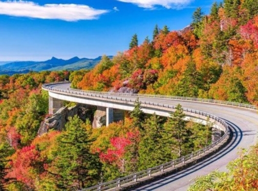 Top những địa điểm du lịch Mỹ mùa thu nổi tiếng
