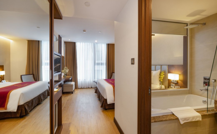 phòng ngủ tại khách sạn 5 sao Regalia Gold Nha Trang 