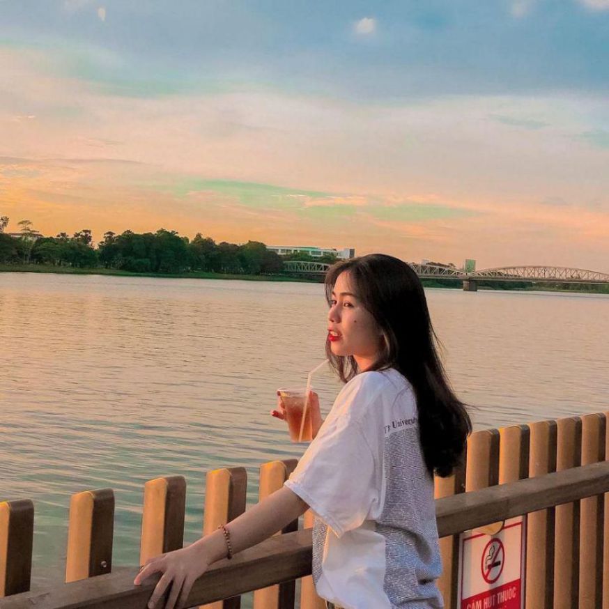 Sống ảo với nhiều góc hình ‘sịn sò’ tại cây cầu Gỗ Lim Huế