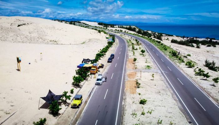 Di chuyển tới cung đường biển đẹp nhất Việt Nam