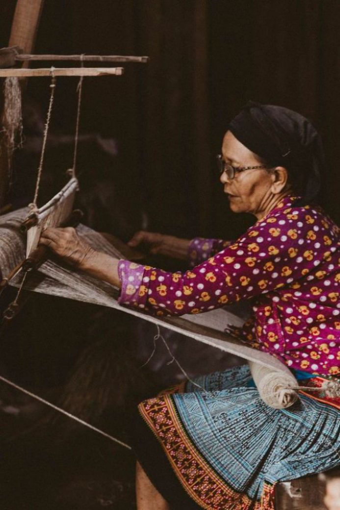 Giới thiệu về làng nghề dệt lanh Lùng Tám