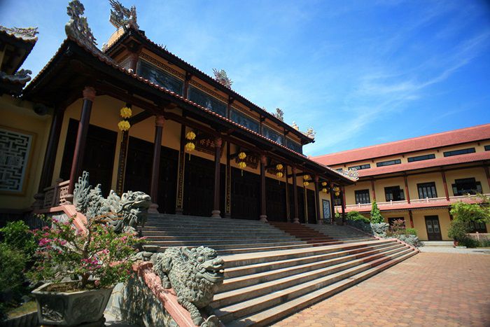 Điều gì khiến nhiều du khách ghé thăm chùa Từ Đàm Huế?