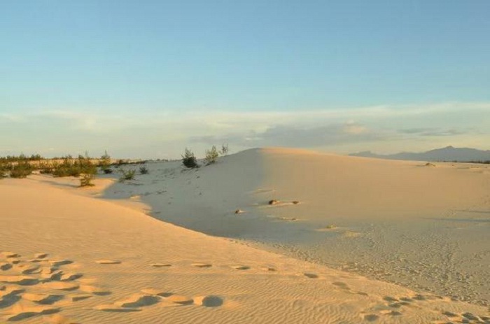 Cồn cát gây ấn tượng tại biển Lộc An