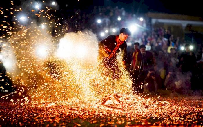 Thời gian, địa điểm tổ chức lễ hội nhảy lửa ở Tuyên Quang
