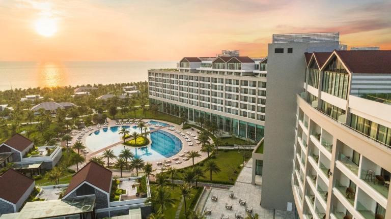 Combo Phú Quốc 3N2D: Radisson Blu 5 Sao + Vé Vinwonders & Safari