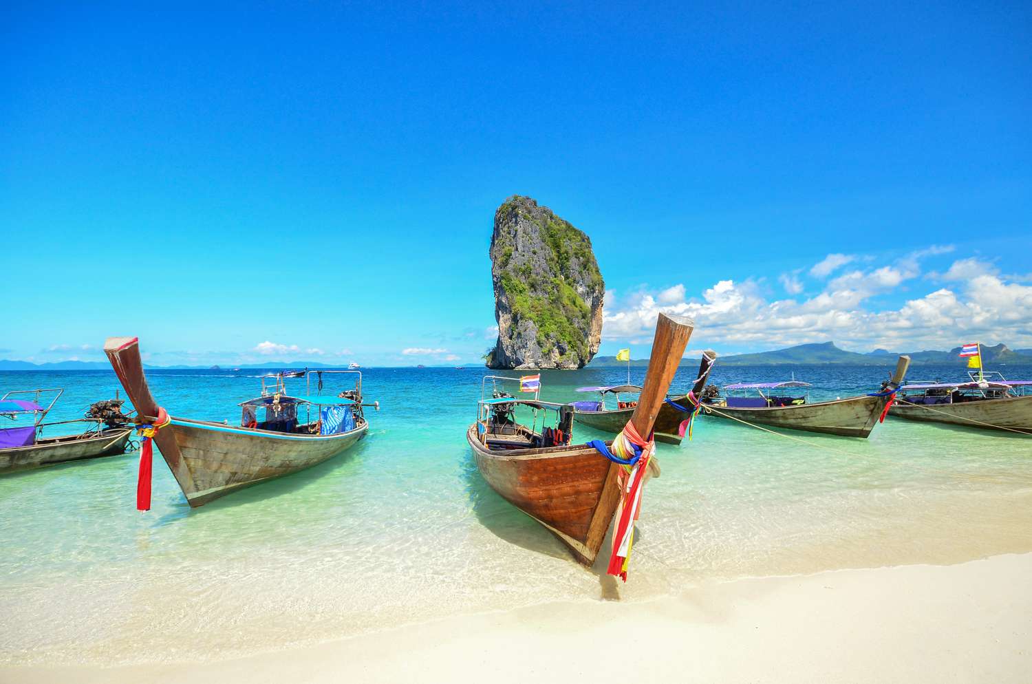 Tour Phuket-Đảo Phi Phi 4N3D: Trải Nghiệm Tại Một Trong Những Hòn Đảo Đẹp Nhất Thế Giới