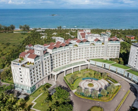 Combo Phú Quốc 3N2D: Nghỉ dưỡng tại Radisson Blu 5 Sao, Tinh Hoa Việt Nam Hội Tụ